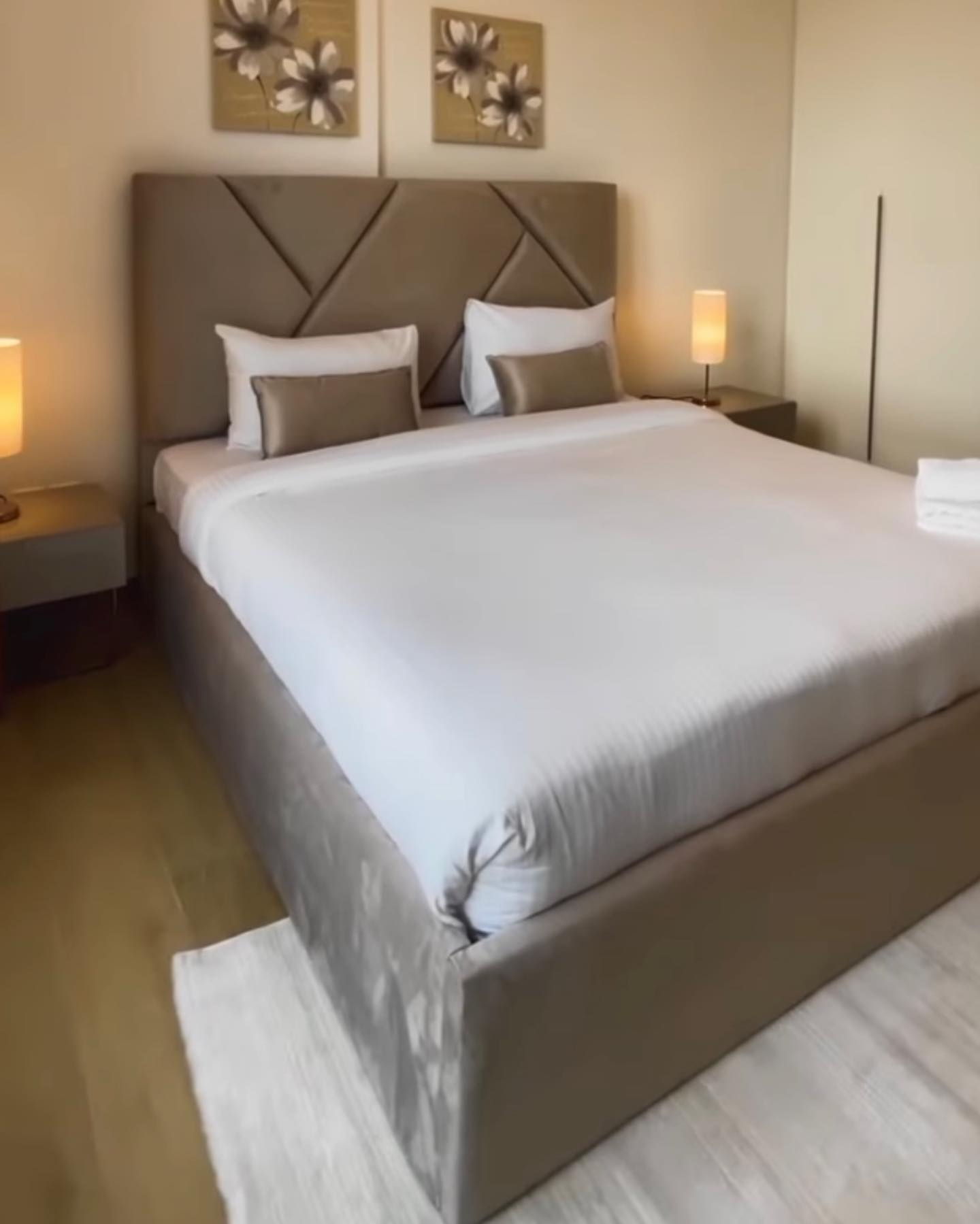 Contemporary Velvet Bed with High Headboard & Clean Lines – Premium Upholstery • Luxury Upholstered Bed in Neutral Fabric – Geometric Panel Design & Sturdy Base