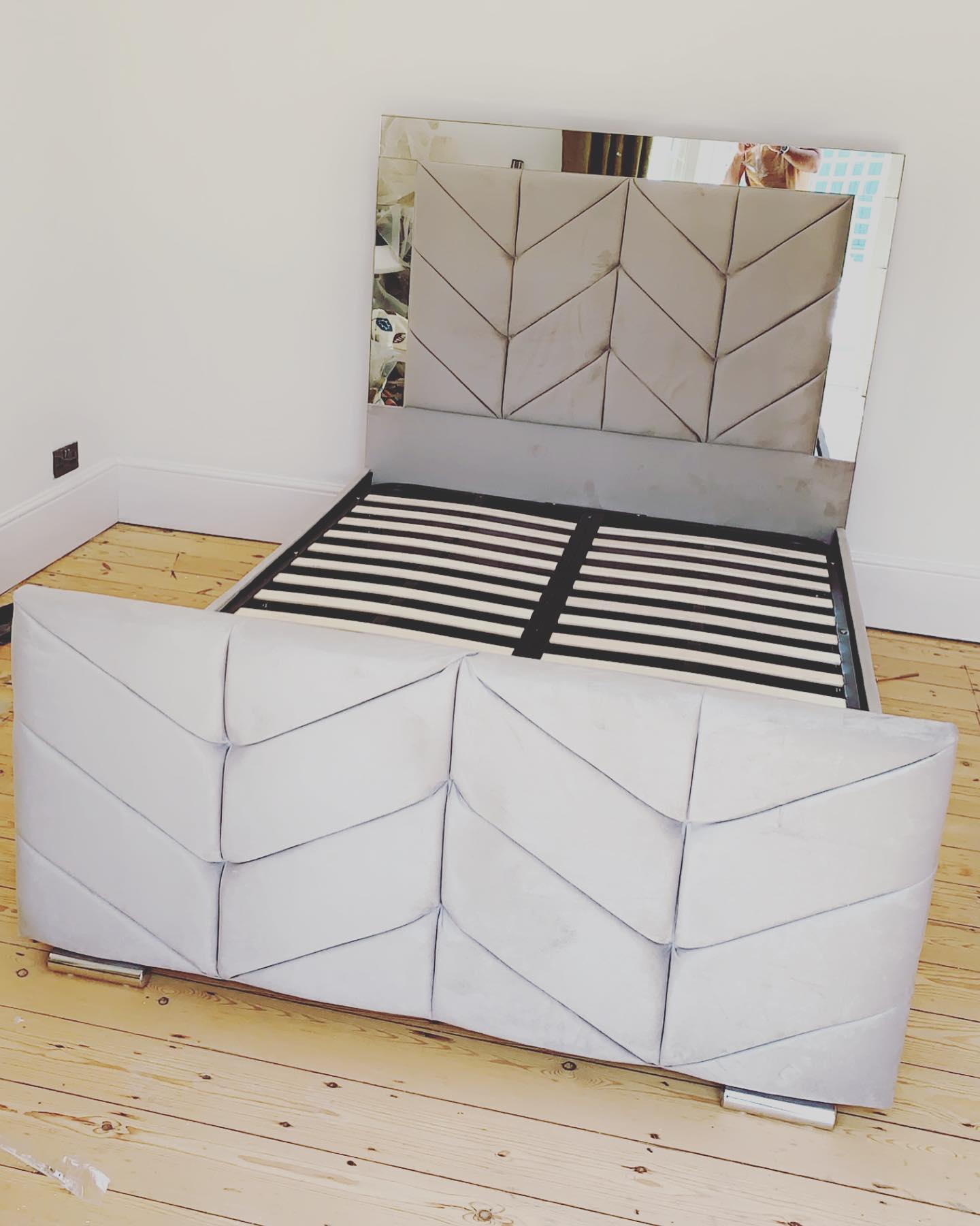 Luxury Upholstered Bed with Hidden Storage & Modern Panel Design – Ideal for Space Saving