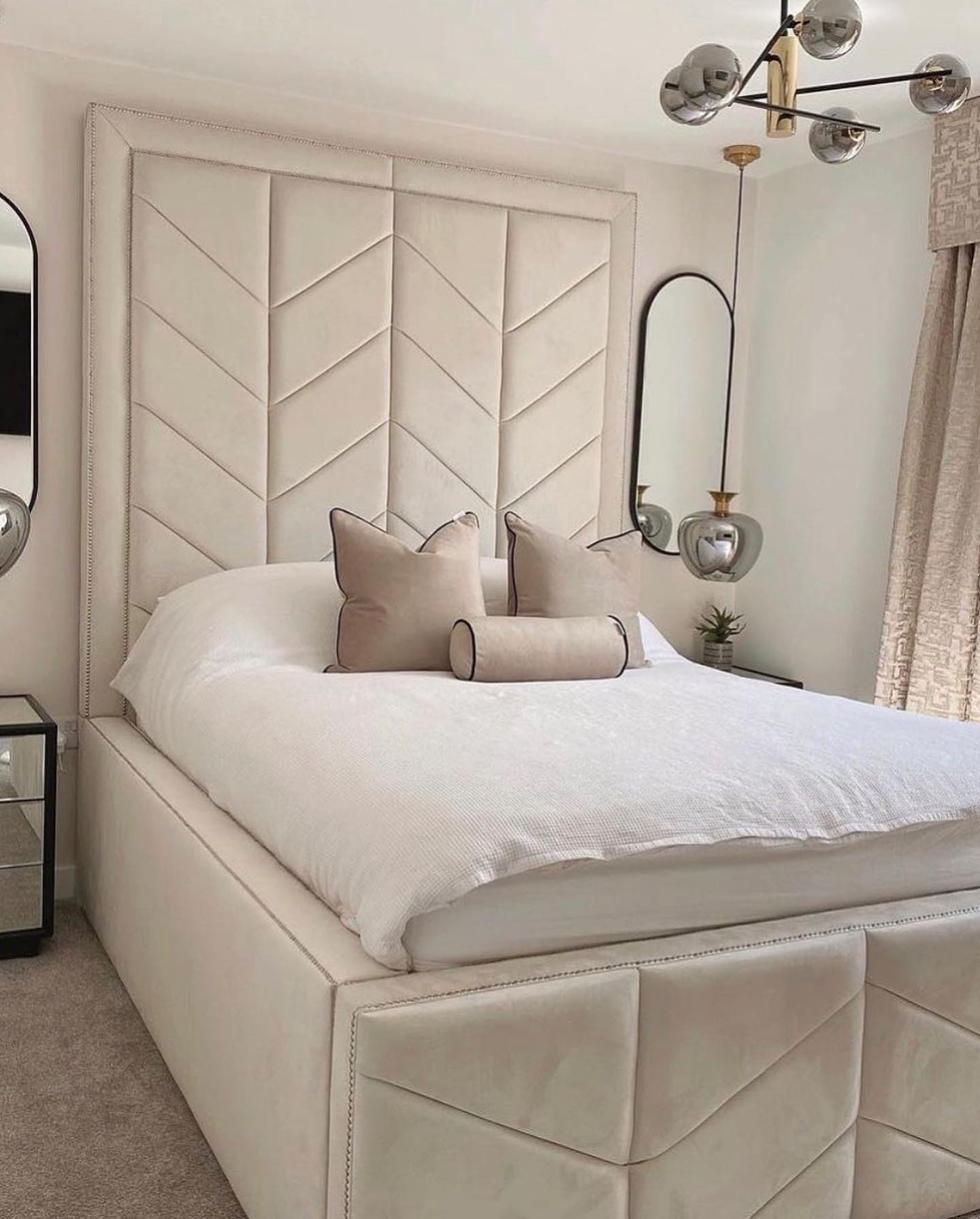 Luxury wall cover,high headboard plush velvet ottoman beds